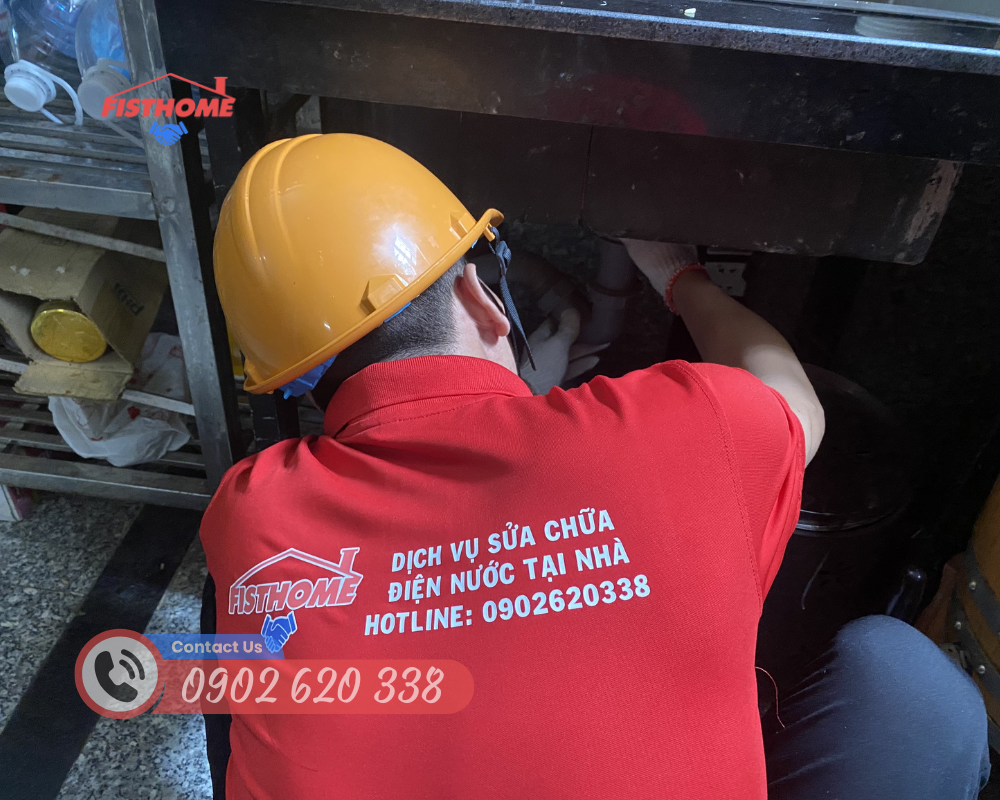Lắp đặt đường ống nước, thiết bị vệ sinh
